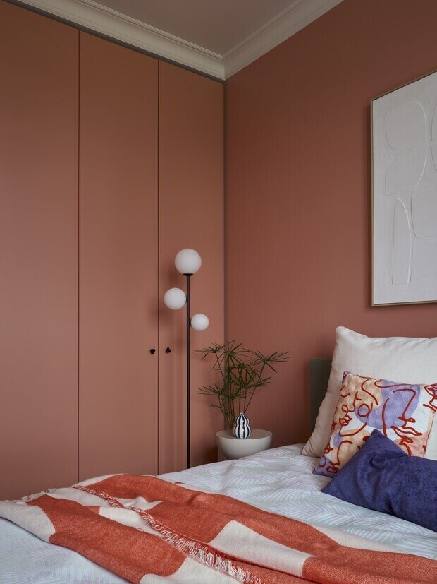 Фотография: Спальня в стиле Современный, Эклектика, Квартира, Проект дня, Москва, 3 комнаты, 60-90 метров, Анна Тарасова, Варвара Пономарева – фото на INMYROOM