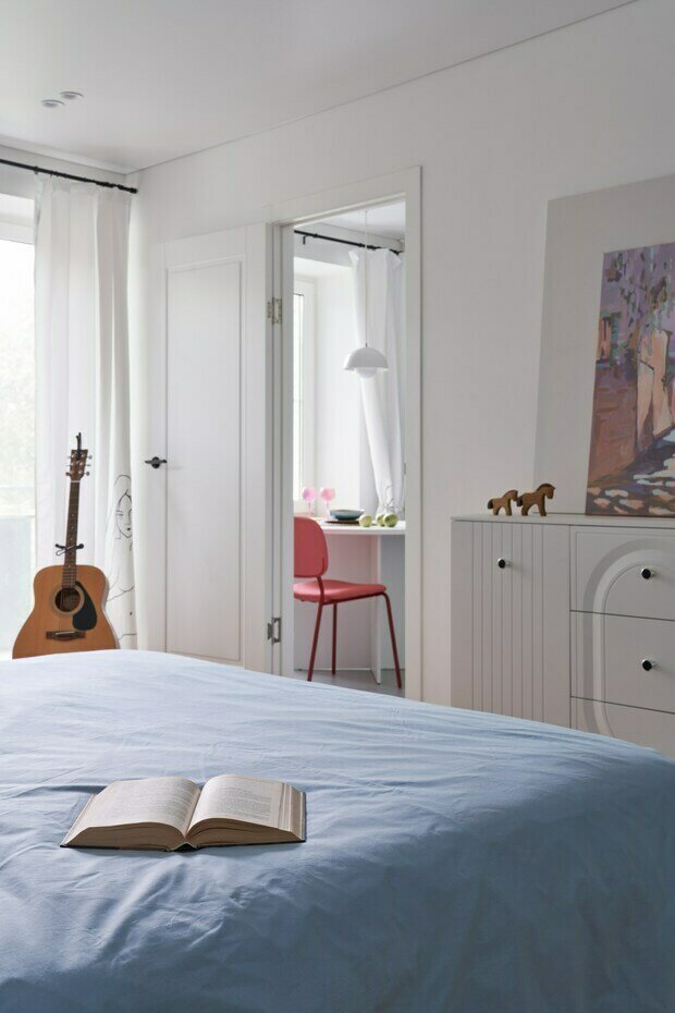 Фотография: Спальня в стиле Скандинавский, Современный, Минимализм, Малогабаритная квартира, Квартира, Проект недели, Лобня, Кирпичный дом, 1 комната, до 40 метров, Анастасия Финько – фото на INMYROOM