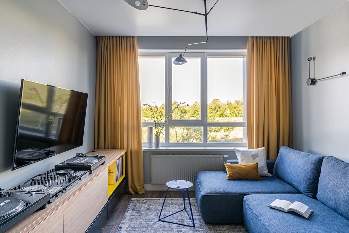 Из окон открывается отличный вид, поэтому большую часть времени они открыты.