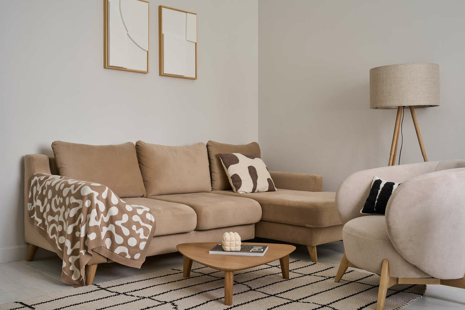 Фотография: Гостиная в стиле Скандинавский, Современный, Минимализм, Квартира, Проект недели, Москва, 2 комнаты, 40-60 метров, Designbox, Анастасия Громова – фото на INMYROOM Фотография: Гостиная в стиле Скандинавский, Современный, Минимализм, Квартира, Проект недели, Москва, 2 комнаты, 40-60 метров, Designbox, Анастасия Громова – фото на INMYROOM