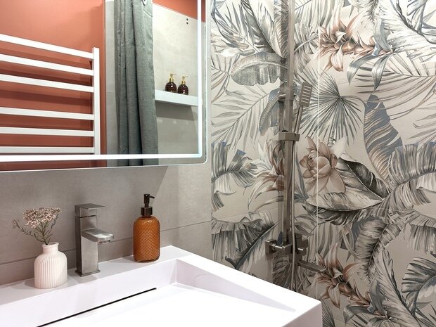 Фотография: Ванная в стиле Современный, Эклектика, Квартира, Проект дня, двухкомнатная квартира в хрущевке, ремонт в хрущевке, Калининград, переделка хрущевки, как обустроить двухкомнатную квартиру в хрущевки, ремонт хрущевки, Хрущевка, 2 комнаты, 40-60 метров, интерьер хрущевке, интерьер хрущевки, как обновить хрущевку, дизайн хрущевки, ремонт в хрущёвке, Екатерина Трусова – фото на INMYROOM