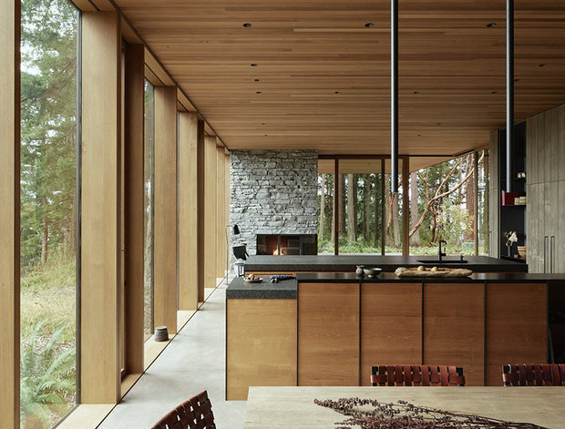 Фотография: Кухня и столовая в стиле Минимализм, Современный, Дом, Бежевый, Серый, Дом и дача – фото на INMYROOM