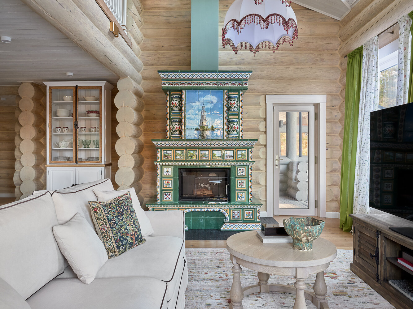 Фотография: Гостиная в стиле Прованс и Кантри, Эклектика, Винтажный, Дом, Проект недели, Дом и дача, Ирина Васильева, 4 и больше, Более 90 метров, студия SVETLITSA, Калязин, Александра Лапина – фото на INMYROOM