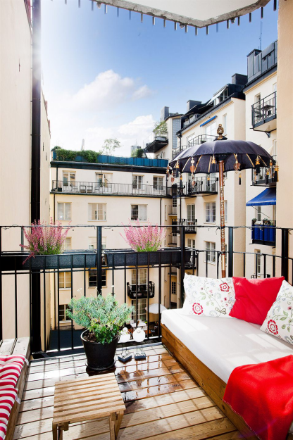 Фотография: Балкон, Терраса в стиле Прованс и Кантри, Скандинавский, Малогабаритная квартира, Квартира, Дома и квартиры, Стокгольм – фото на INMYROOM