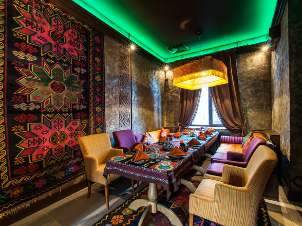 Фотография: Кухня и столовая в стиле Прованс и Кантри, Современный, Восточный, Дома и квартиры, Городские места, Ковер – фото на INMYROOM