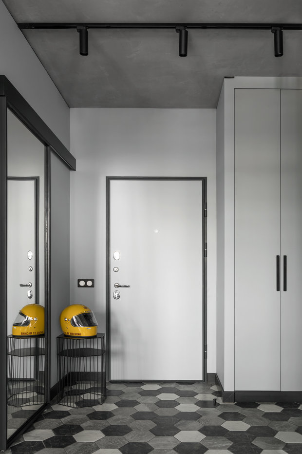 Фотография: Прихожая в стиле Лофт, Минимализм, Квартира, Студия, Проект недели, Москва, 1 комната, до 40 метров, 40-60 метров, Влада Загайнова – фото на INMYROOM