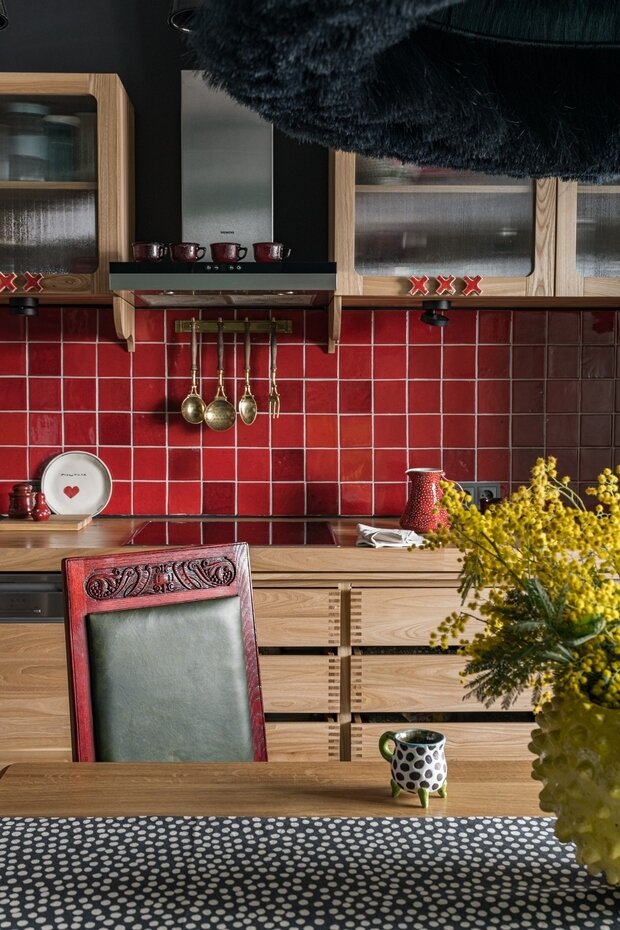 Фотография: Кухня и столовая в стиле Прованс и Кантри, Эклектика, Винтажный, Квартира, Проект недели, Блочный дом, 3 комнаты, Более 90 метров, Уфа, Юлия Мусина, Александр Сафаров, PRSPKT Architects – фото на INMYROOM