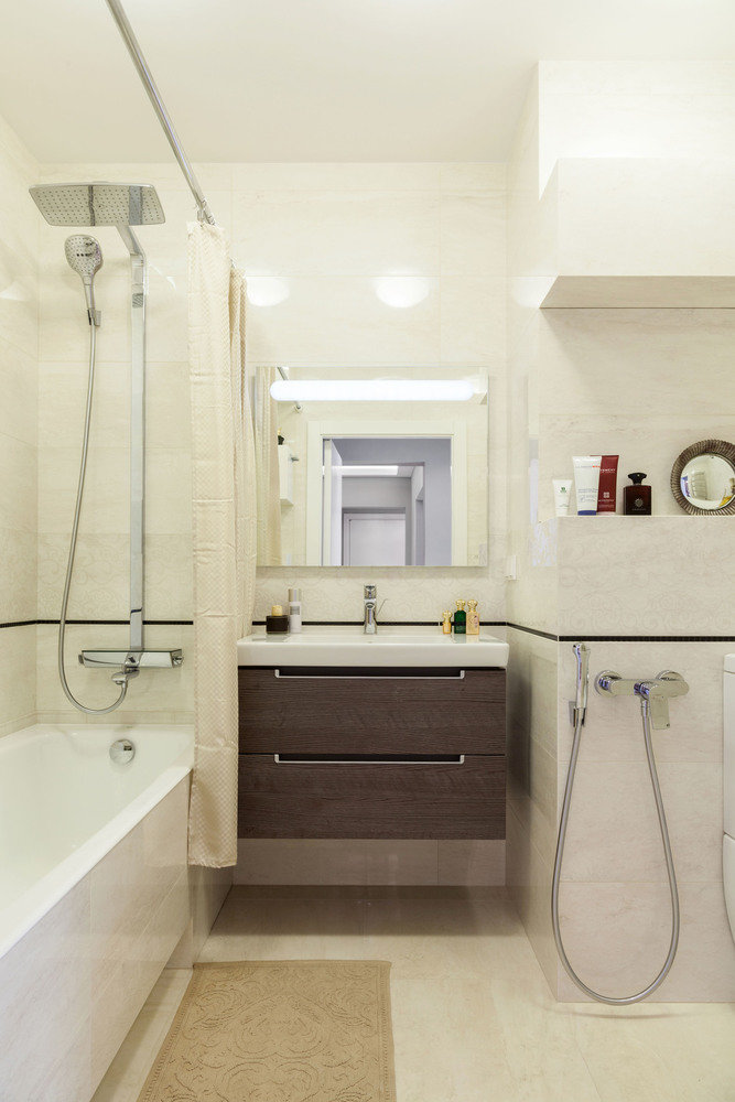 Фотография: Ванная в стиле Современный, Квартира, Проект недели, Москва, КОПЭ, Ирина Кривцова, Панельный дом, 3 комнаты, 40-60 метров – фото на INMYROOM Фотография: Ванная в стиле Современный, Квартира, Проект недели, Москва, КОПЭ, Ирина Кривцова, Панельный дом, 3 комнаты, 40-60 метров – фото на INMYROOM