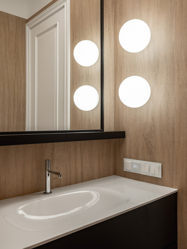 Фотография: Ванная в стиле Современный, Квартира, Проект дня, Москва, Анна Макеева, Кирпичный дом, 3 комнаты, Более 90 метров, современный с элементами классики и роскоши – фото на INMYROOM