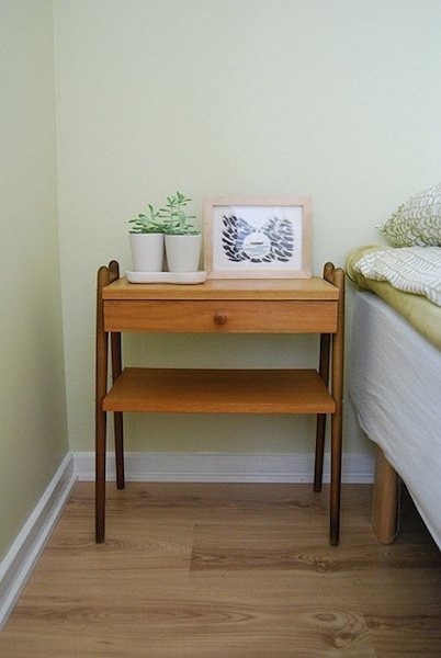 Фотография: Декор в стиле Прованс и Кантри, Спальня, Декор интерьера, Мебель и свет, Стол – фото на INMYROOM