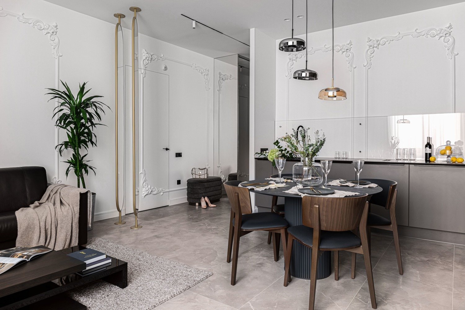 Фотография: Кухня и столовая в стиле Современный, Классический, Декор интерьера, Квартира, Проект недели, Санкт-Петербург, 2 комнаты, 60-90 метров, Мария Софронова – фото на INMYROOM Фотография: Кухня и столовая в стиле Современный, Классический, Декор интерьера, Квартира, Проект недели, Санкт-Петербург, 2 комнаты, 60-90 метров, Мария Софронова – фото на INMYROOM