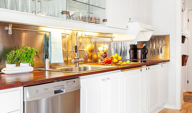 Фотография: Кухня и столовая в стиле Скандинавский, Интерьер комнат, Цвет в интерьере, Белый, Проект недели – фото на INMYROOM