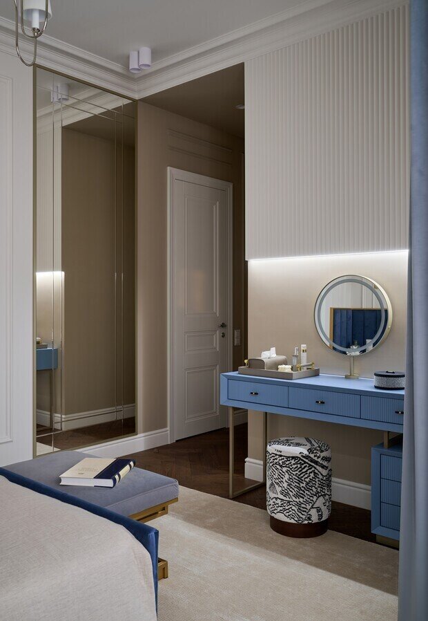 Фотография: Спальня в стиле Классический, Современный, Квартира, Проект дня, 3 комнаты, Более 90 метров, Эксклюзивные проекты, современный с элементами неоклассики, Новосибирская область, Кольцово – фото на INMYROOM