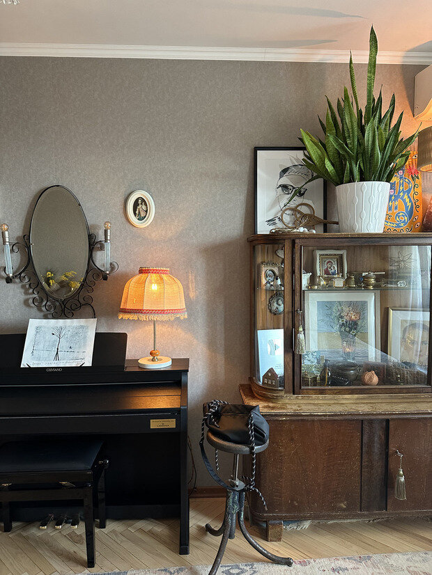 Фотография: Спальня в стиле Винтажный, Интерьер комнат, Интерьерный стиль, Дизайн интерьера, Переделка, как оформить интерьер двушки, интерьер двушки, как обустроить двушку для молодой семьи, дизайн двухкомнатной квартиры в панельном доме, до и после, панелька, переделка типовой квартиры, переделка панельки, интерьер панельки – фото на INMYROOM