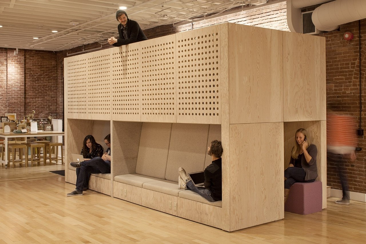 Фотография: Кабинет в стиле Современный, Лофт, Декор интерьера, Офисное пространство, Офис – фото на INMYROOM Фотография: Кабинет в стиле Современный, Лофт, Декор интерьера, Офисное пространство, Офис – фото на INMYROOM