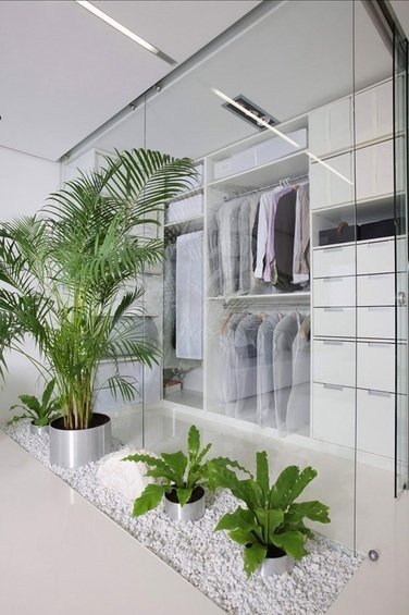 Фотография: Гардеробная в стиле Современный, Минимализм, Квартира, Цвет в интерьере, Дома и квартиры, Стены – фото на INMYROOM