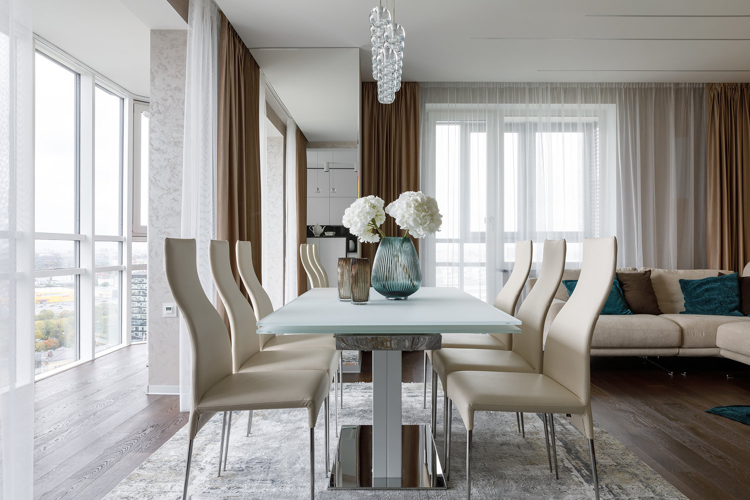 Фотография: Кухня и столовая в стиле Современный, Квартира, Проект недели, Санкт-Петербург, Монолитный дом, 4 и больше, Более 90 метров, Кирилл Пономаренко – фото на INMYROOM Фотография: Кухня и столовая в стиле Современный, Квартира, Проект недели, Санкт-Петербург, Монолитный дом, 4 и больше, Более 90 метров, Кирилл Пономаренко – фото на INMYROOM