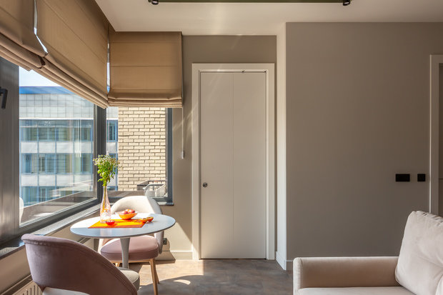 Фотография: Кухня и столовая в стиле Минимализм, Современный, Квартира, Проект недели, Москва, Buro Brainstorm, 1 комната, до 40 метров, 40-60 метров – фото на INMYROOM