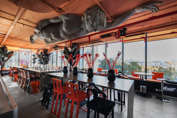 Интерьер офиса в стиле лофт с элементами эклектики