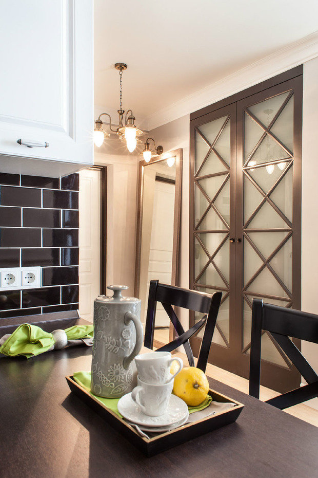 Фотография: Кухня и столовая в стиле Прованс и Кантри, Квартира, Проект недели, Москва, Дина Салахова – фото на INMYROOM