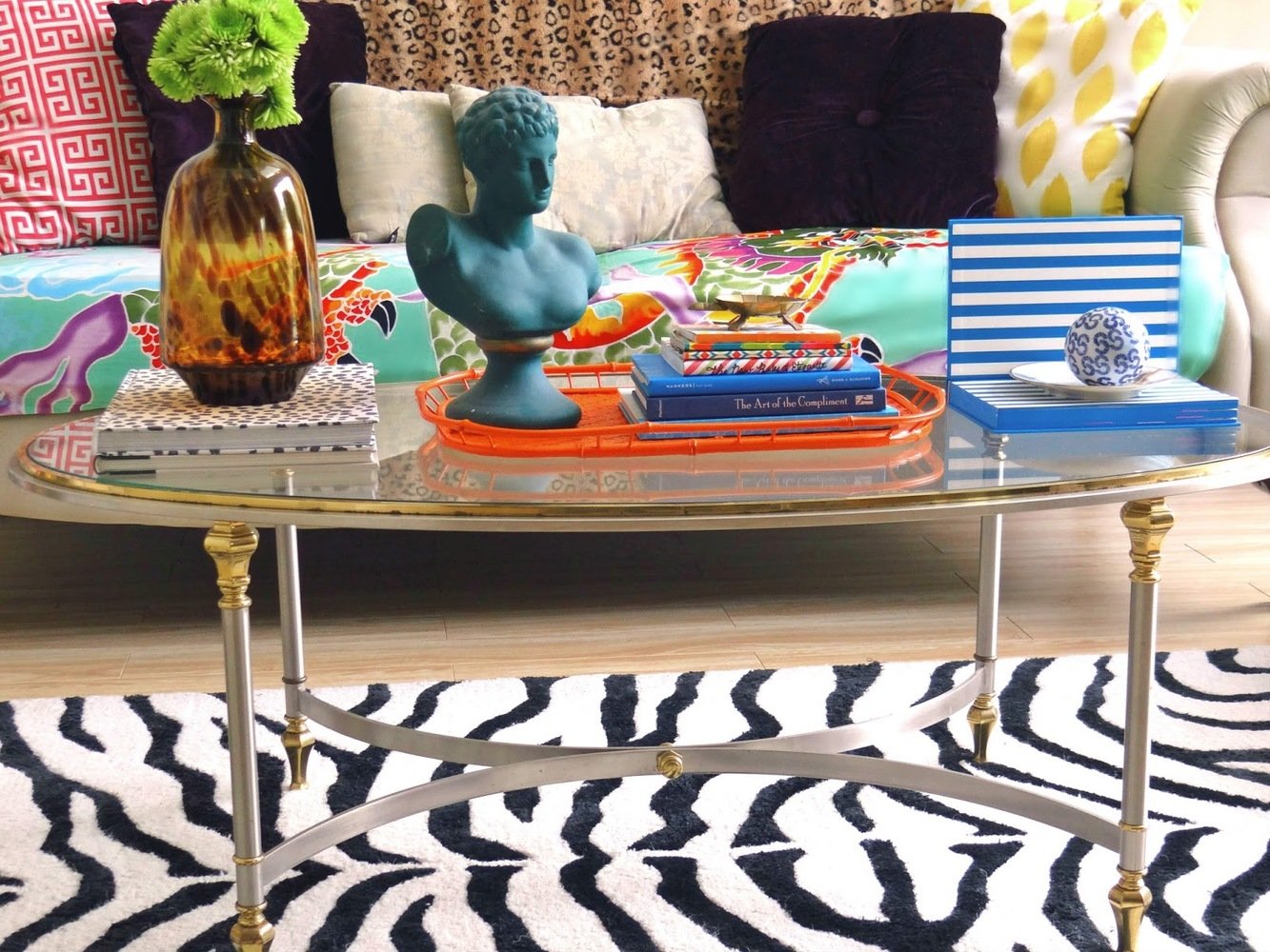 Фотография: Аксессуары в стиле , Гостиная, Декор интерьера, Декор дома, Советы, Стол, Журнальный столик – фото на INMYROOM Фотография: Аксессуары в стиле , Гостиная, Декор интерьера, Декор дома, Советы, Стол, Журнальный столик – фото на INMYROOM