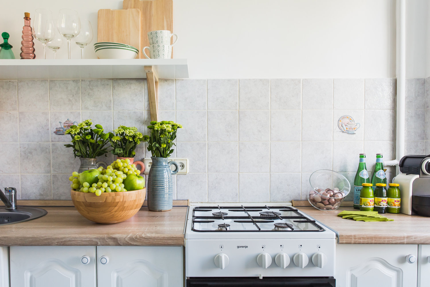 Фотография: Кухня и столовая в стиле Скандинавский, Минимализм, Современный, Квартира, Проект недели, Москва, Анна Ковальченко, Панельный дом, 2 комнаты, 40-60 метров – фото на INMYROOM Фотография: Кухня и столовая в стиле Скандинавский, Минимализм, Современный, Квартира, Проект недели, Москва, Анна Ковальченко, Панельный дом, 2 комнаты, 40-60 метров – фото на INMYROOM