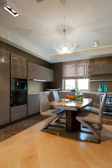 Фотография: Кухня и столовая в стиле Современный, Хай-тек, Квартира, Дома и квартиры, Подсветка – фото на INMYROOM