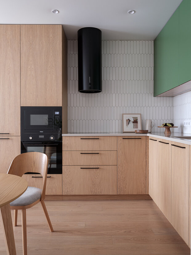 Фотография: Кухня и столовая в стиле Современный, Малогабаритная квартира, Квартира, Проект дня, Москва, 2 комнаты, до 40 метров – фото на INMYROOM