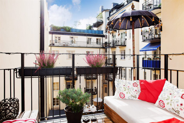 Фотография: Балкон, Терраса в стиле Прованс и Кантри, Скандинавский, Малогабаритная квартира, Квартира, Дома и квартиры, Стокгольм – фото на INMYROOM