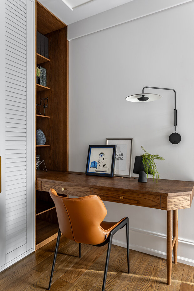 Фотография: Кабинет в стиле Современный, Квартира, Проект дня, Москва, 4 и больше, Более 90 метров, современный с элементами классики и роскоши, Саша Кама – фото на INMYROOM