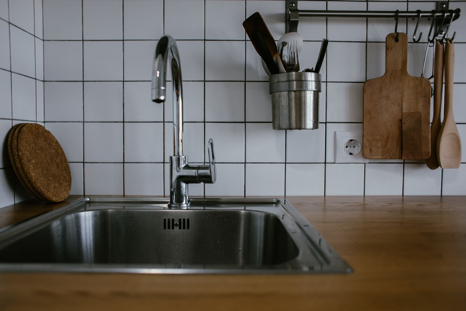 Фотография: Кухня и столовая в стиле Скандинавский, Квартира, Студия, Проект дня, Мансарда, Сочи, Кирпичный дом, Мария Панченко, 40-60 метров – фото на INMYROOM Фотография: Кухня и столовая в стиле Скандинавский, Квартира, Студия, Проект дня, Мансарда, Сочи, Кирпичный дом, Мария Панченко, 40-60 метров – фото на INMYROOM