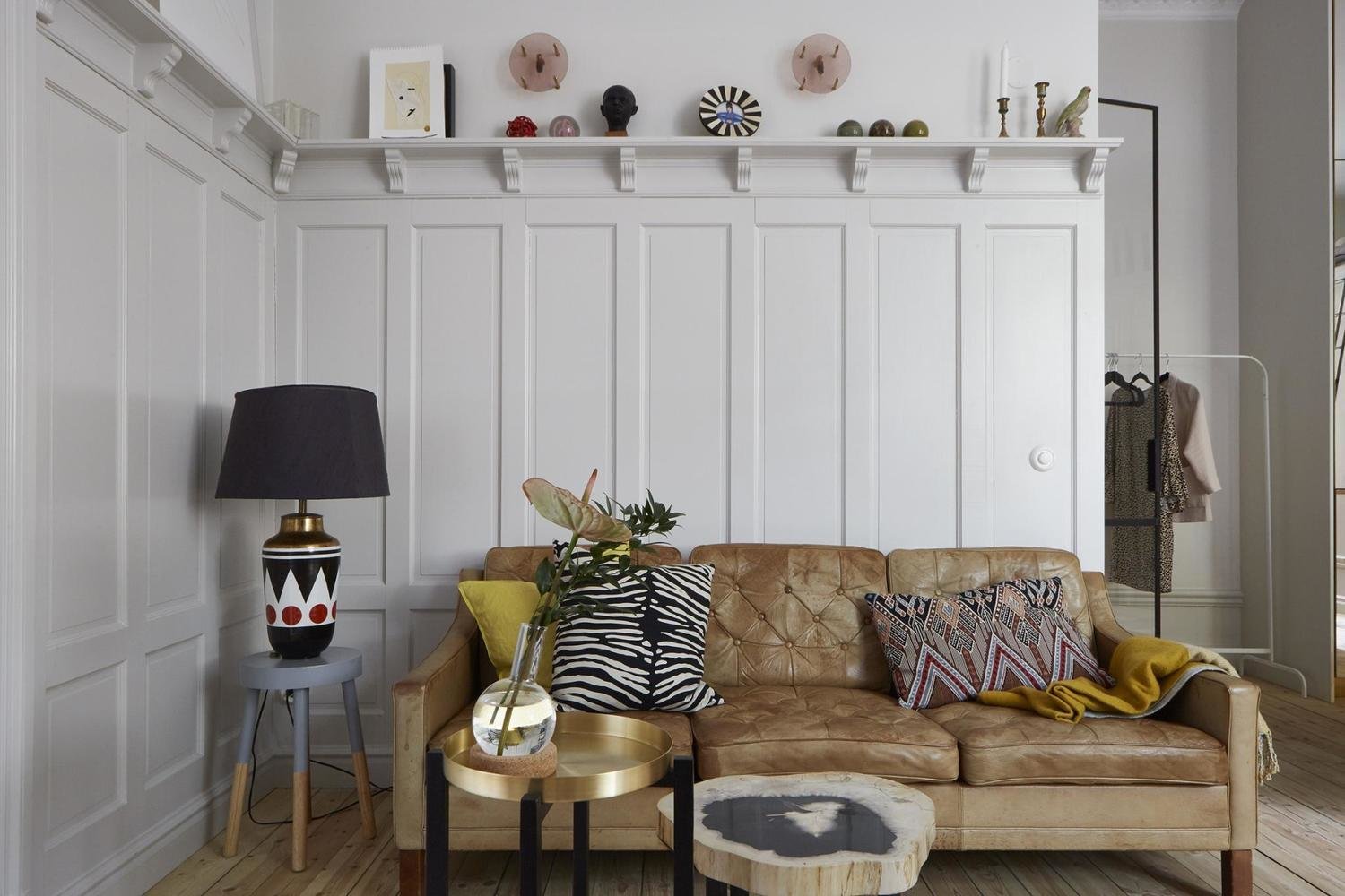 Фотография: Гостиная в стиле Эклектика, Скандинавский, Декор интерьера, Малогабаритная квартира, Квартира, Студия, Швеция, Стокгольм – фото на INMYROOM Фотография: Гостиная в стиле Эклектика, Скандинавский, Декор интерьера, Малогабаритная квартира, Квартира, Студия, Швеция, Стокгольм – фото на INMYROOM