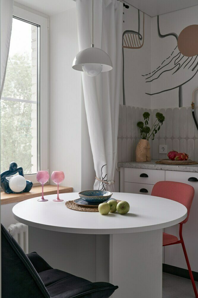 Фотография: Кухня и столовая в стиле Современный, Минимализм, Малогабаритная квартира, Квартира, Проект недели, Лобня, Кирпичный дом, 1 комната, до 40 метров, Анастасия Финько – фото на INMYROOM