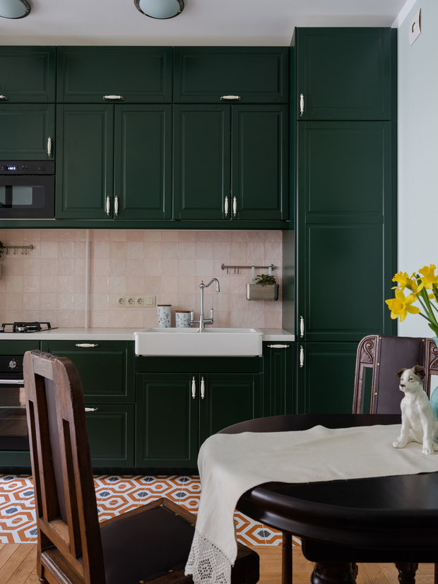 Фотография: Кухня и столовая в стиле Прованс и Кантри, Эклектика, Квартира, Проект недели, Санкт-Петербург, 2 комнаты, 40-60 метров, Людмила Данилевич – фото на INMYROOM