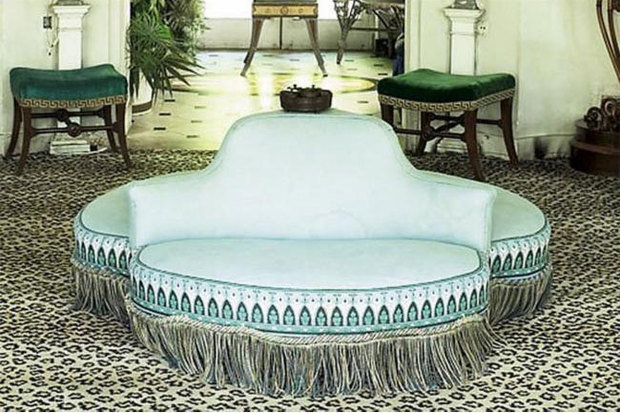 Фотография: Мебель и свет в стиле Восточный, Декор интерьера, Франция, Антиквариат, Цвет в интерьере, Индустрия, Люди, История дизайна, Ампир – фото на INMYROOM