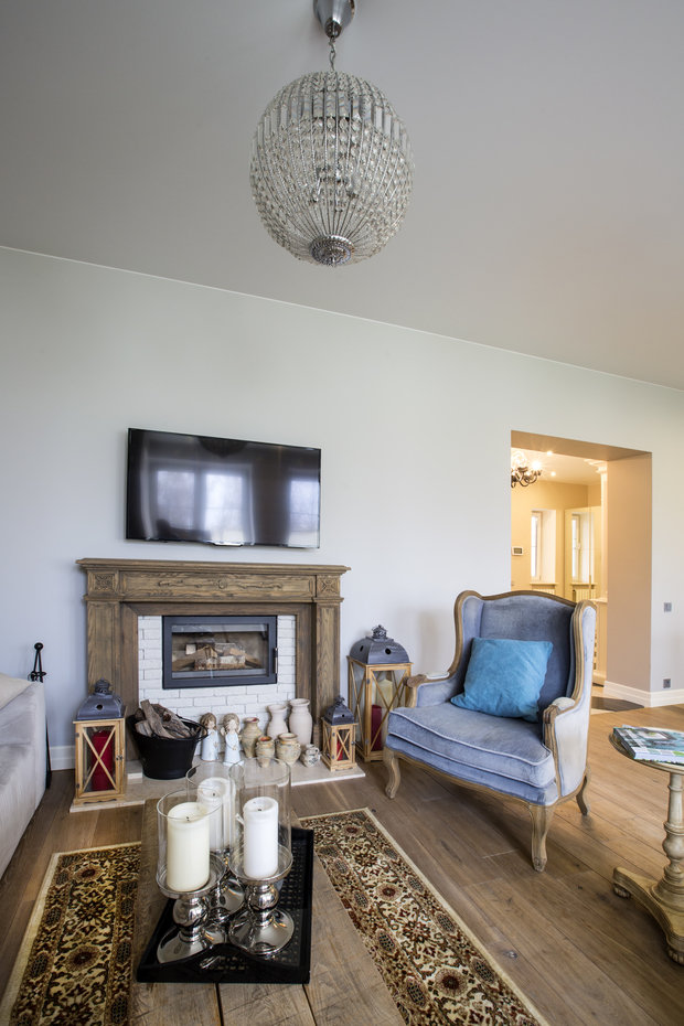 Фотография: Гостиная в стиле Прованс и Кантри, Дом, Подмосковье, Дом и дача, Более 90 метров, Вера Савельева, КП «Кедры», Студия дизайна «Элементы Стиля» – фото на INMYROOM