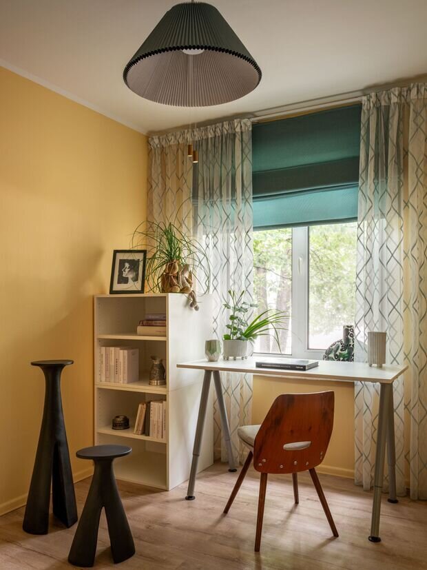 Фотография: Кабинет в стиле Современный, Эклектика, Винтажный, Квартира, Проект дня, Москва, Хрущевка, 2 комнаты, 40-60 метров, Настасья Дуленко – фото на INMYROOM