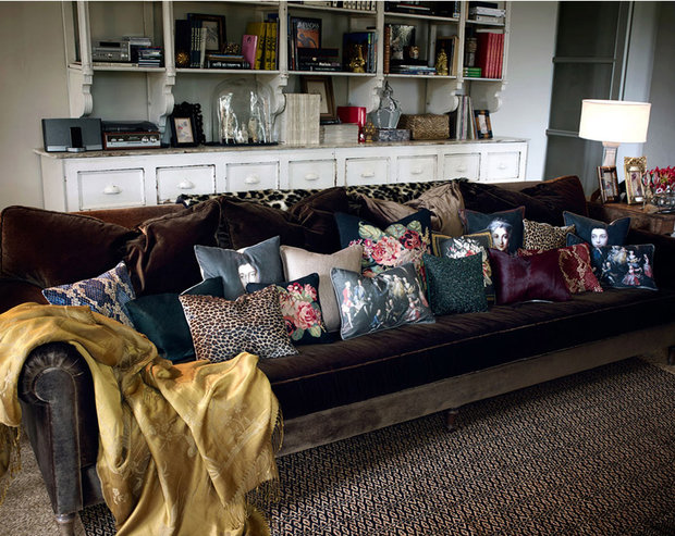 Фотография: Гостиная в стиле Прованс и Кантри, Классический, Скандинавский, Современный, Декор интерьера, Текстиль, Индустрия, Новости, Минимализм, Ткани, Zara Home, Деревенский, Принты, Пэчворк – фото на INMYROOM