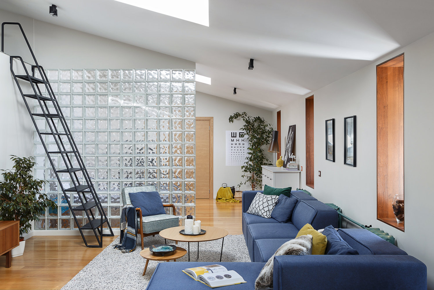 Фотография: Гостиная в стиле Скандинавский, Эклектика, Квартира, Студия, Проект недели, Пермь, 60-90 метров, Студия Ирины Райхер, Ирина Райхер – фото на INMYROOM Фотография: Гостиная в стиле Скандинавский, Эклектика, Квартира, Студия, Проект недели, Пермь, 60-90 метров, Студия Ирины Райхер, Ирина Райхер – фото на INMYROOM