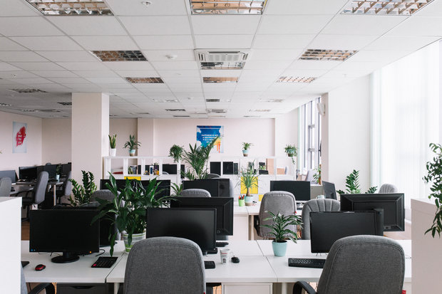 Фото из портфолио Офис компании Segmento – фотографии дизайна интерьеров на INMYROOM