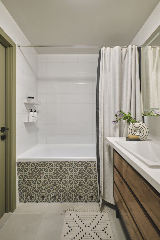 Фотография: Ванная в стиле Современный, Малогабаритная квартира, Квартира, Проект дня, Москва, 1 комната, 40-60 метров, Анна Данилова, современный с элементами эклектики, ЖК «Матвеевский парк» – фото на INMYROOM