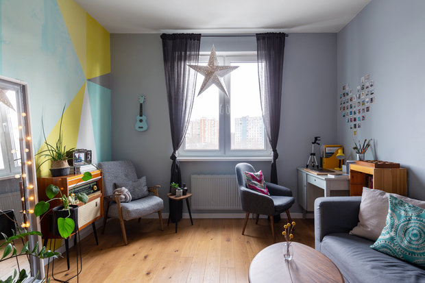 Фотография: Гостиная в стиле Скандинавский, Эклектика, Квартира, Белый, Проект недели, Зеленый, Желтый, Серый, Бирюзовый, Эко, 3 комнаты, 60-90 метров – фото на INMYROOM