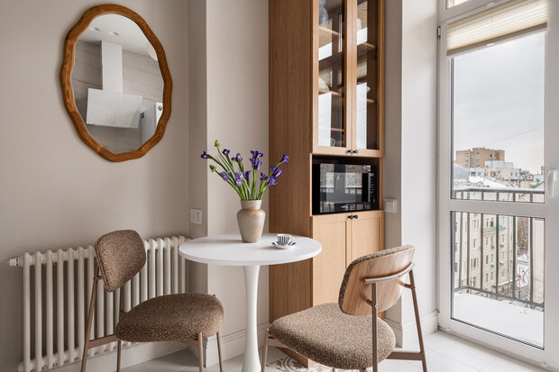 Фотография: Кухня и столовая в стиле Современный, Квартира, Проект дня, Москва, Сталинка, 2 комнаты, 40-60 метров, Патриаршие пруды, винтаж/ретро, Рамиля Шагиева, Эмиль Шагиев – фото на INMYROOM