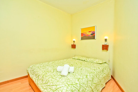 Фотография: Спальня в стиле Минимализм, Квартира, Дома и квартиры, Барселона – фото на INMYROOM