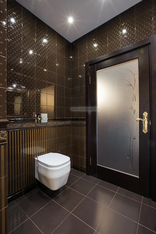 Фото из портфолио Фото реализзованного туалета в классическом стиле от Батенькофф – фотографии дизайна интерьеров на InMyRoom.ru