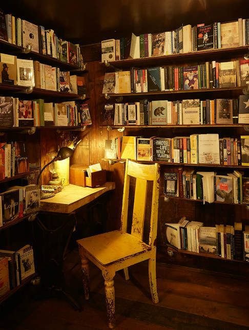 Фотография: Офис в стиле Прованс и Кантри, Хранение, Стиль жизни, Советы, Мансарда, Подоконник – фото на INMYROOM