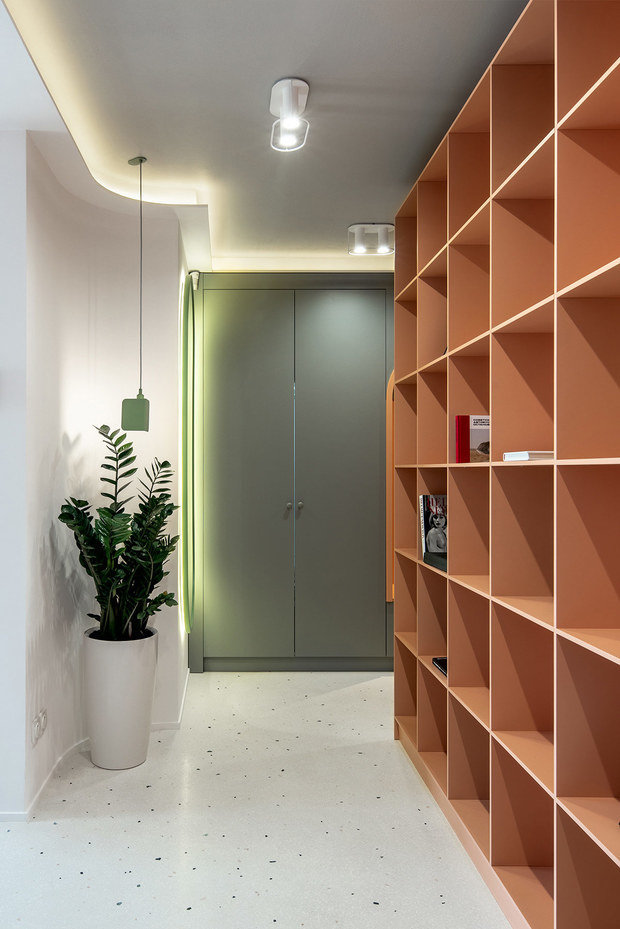 Фото из портфолио Яркая оранжевая прихожая – фотографии дизайна интерьеров на INMYROOM