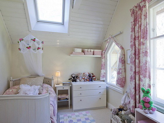 Фотография: Детская в стиле Прованс и Кантри, Дом, Швеция, Цвет в интерьере, Дома и квартиры, Белый – фото на INMYROOM