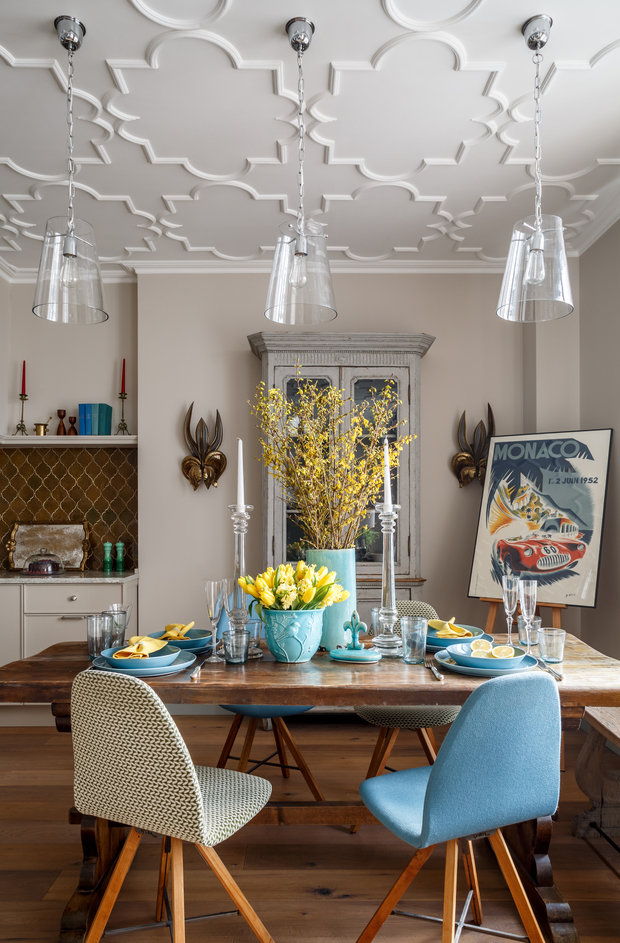 Фотография: Кухня и столовая в стиле Эклектика, Декор интерьера, Квартира, Проект недели, Москва, Надя Зотова, 3 комнаты, Более 90 метров, студия Enjoy Home, Монолитно-кирпичный – фото на INMYROOM