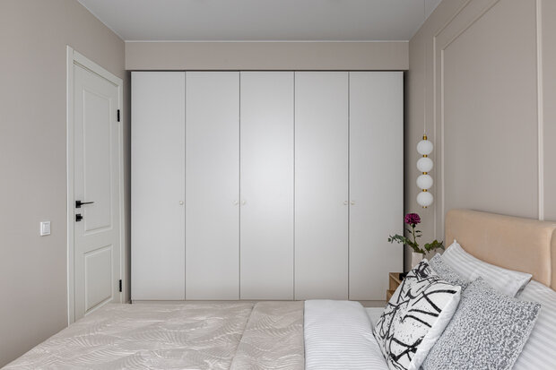 Фотография: Спальня в стиле Современный, Квартира, Проект дня, Москва, Кирпичный дом, 3 комнаты, 60-90 метров, Виктория Аз-Зари – фото на INMYROOM